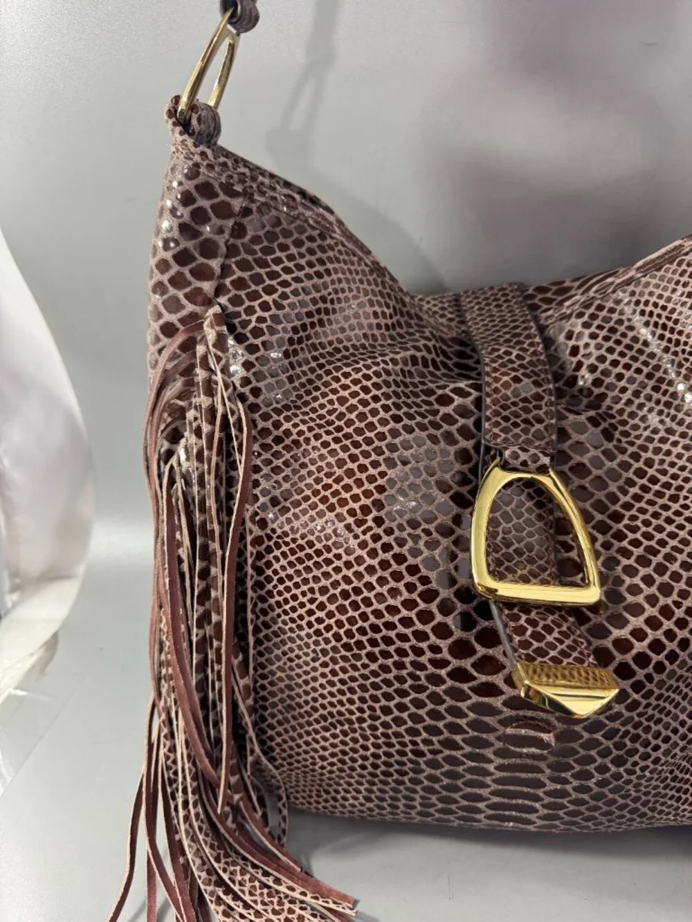 NWOT G.I.L.I Sienna Cobra Brown Leather Stirrup Fringe Hobo Bag - Picture 2 of 15